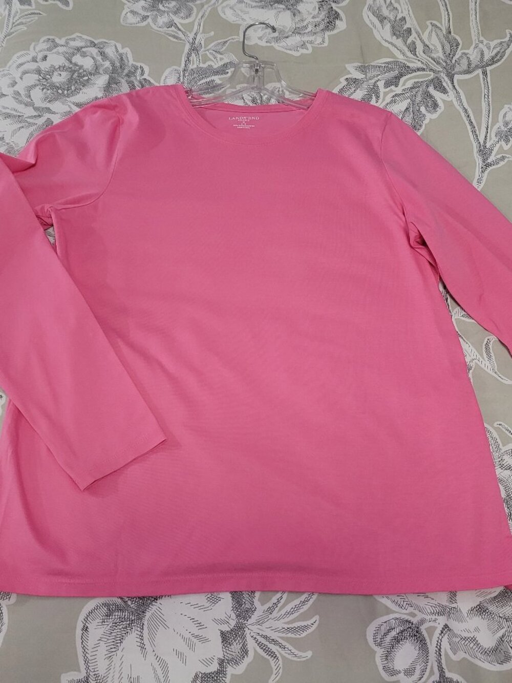 Lands' End Pink Crew Neck Long Sleeve Pink Cotton T-Shirt Size Small EUC